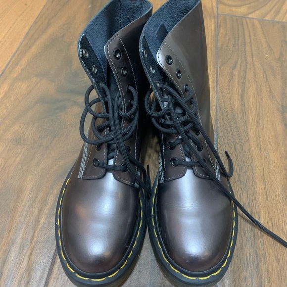 size 7 silver doc martens ankle boots - Picture 3 of 4